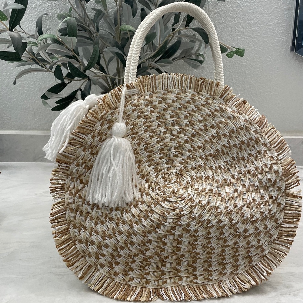 Round Woven handbag